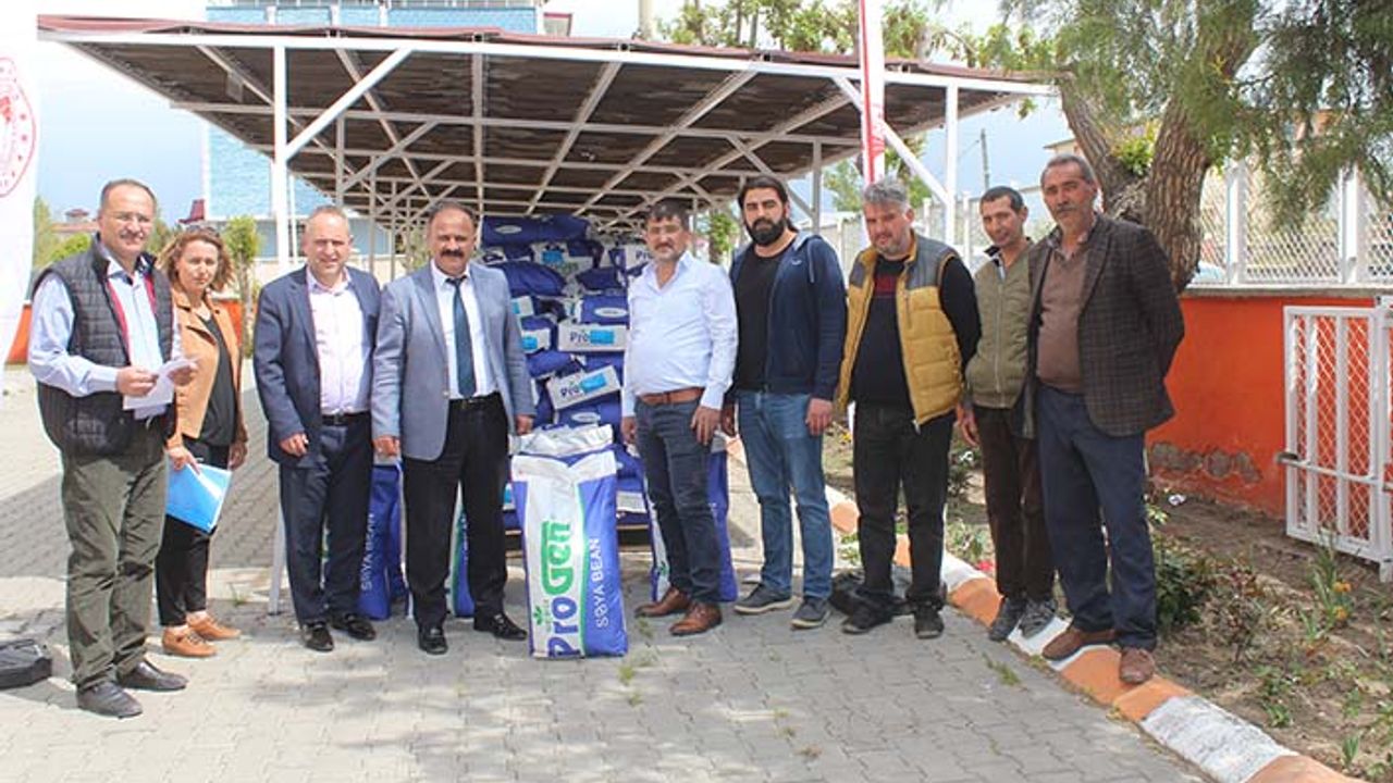 Çiftçiye yüzde 50 hibeli soya tohumu dağıtıldı