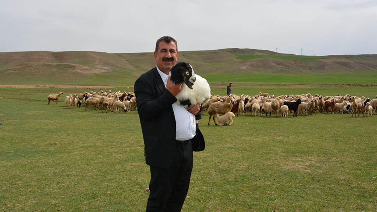 Birlik Başkanı Tarım Bakanına teşekkür ederek bir kereye mahsus hayvan başı 50 lira yem desteği talebinde bulundu!
