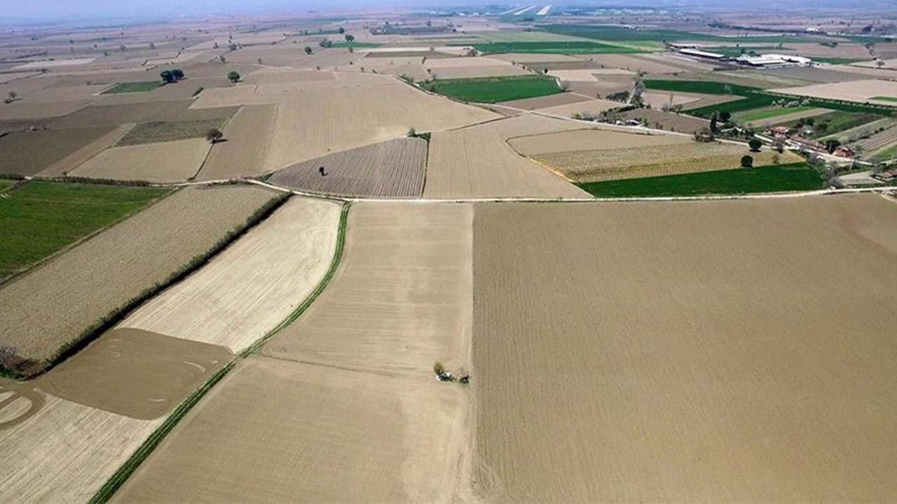 Hazine'ye ait 1,3 milyar metrekare tarım arazisi topraksız çiftçiye 10 yıllığına kiraya verildi!