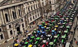 Avrupa çiftçisi öfkeli: Brüksel'de 10 bin traktörle eylem!