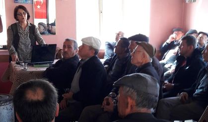 Aydın’da üreticilere ceviz yetiştiriciliği anlatıldı