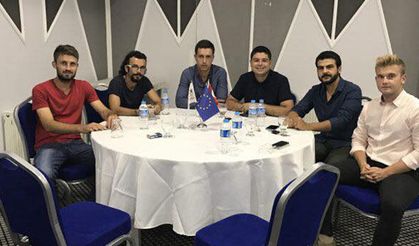 Genç çiftçiler süt fiyatları için Ulusal Süt Konseyi’ni göreve çağırdılar