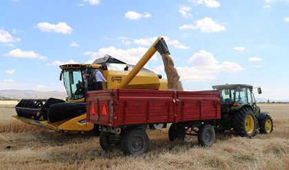 Hububat hasadı başladı biçerdöverler kontrol ediliyor