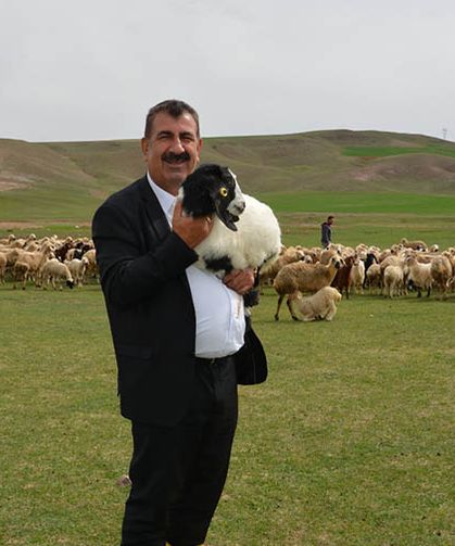 Birlik Başkanı Tarım Bakanına teşekkür ederek bir kereye mahsus hayvan başı 50 lira yem desteği talebinde bulundu!