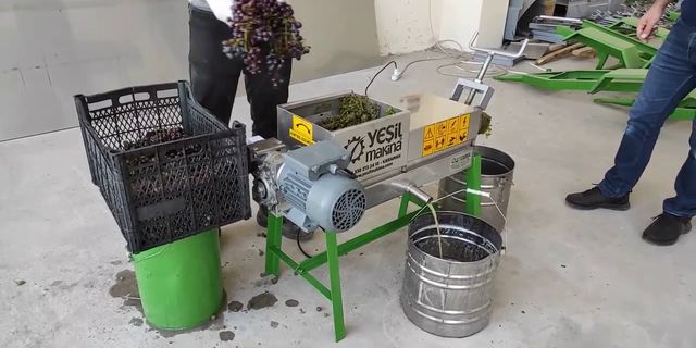 Adana'da üzüm ezme makinesi üreticiye hibe ediliyor!