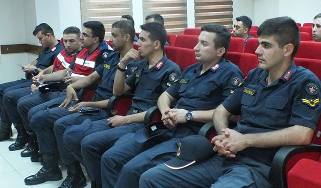 Polislere hayvan kontrolü eğitimi verildi