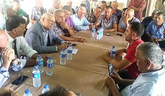 Bayraktar: Üreticilerle bir araya geldi