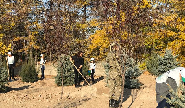 81 çocuk Anıtkabir'de 'Geleceğe Nefes' oldu