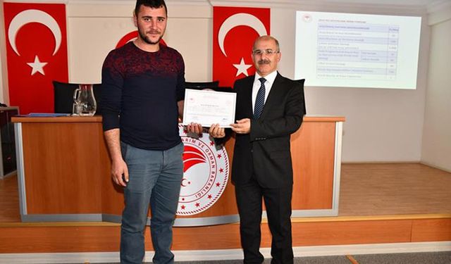 Sürü yöneticilere sertifikaları verildi