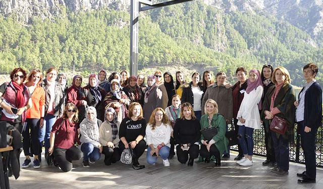 Önder kadın üreticilerden Antalya'ya teknik gezi