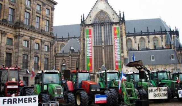 Hollanda'da çiftçi 1 Ekim'den buyana eylemde!