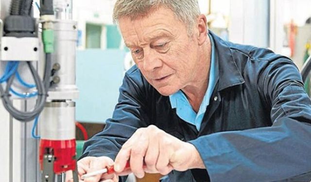 Çalışan emeklilere Bakanlıktan iyi haber!