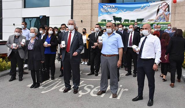 Dünya Süt Günü'nde Başkentlilere 2 ton süt ikram edildi