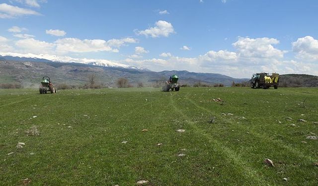 Meralarda gübreleme çalışması yapıldı