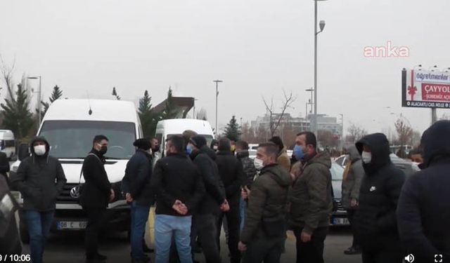 Tarım Kredi'den icralık olan çiftçiler Tarım Bakanlığının önünde açıklama yaptı