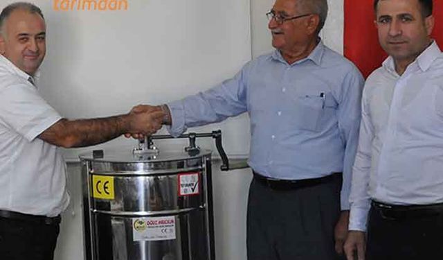 Üreticiye bal sağım ve zeytin silkeleme makinesi