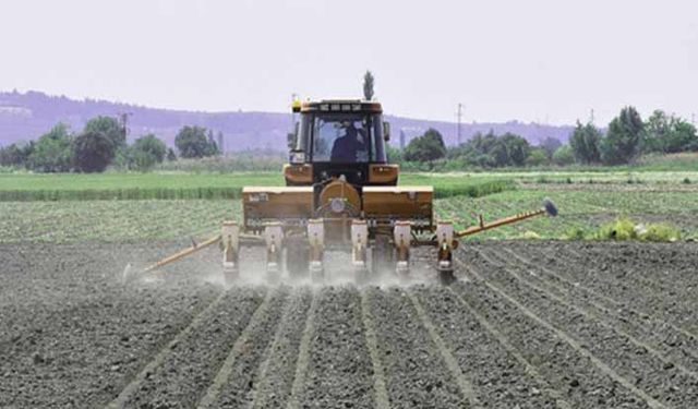 Çiftçi mazot fiyatlarının düşmesini beklerken bir kötü haber de AB’den geldi! Mazot fiyatları 35-40 TL'ye çıkabilir! 