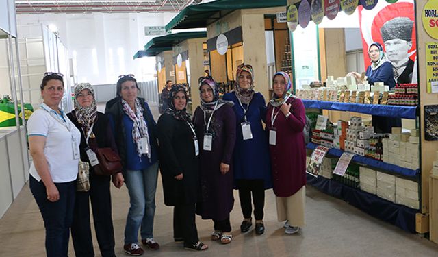 Çiftçiler İzmir Ekoloji Fuarını gezdi