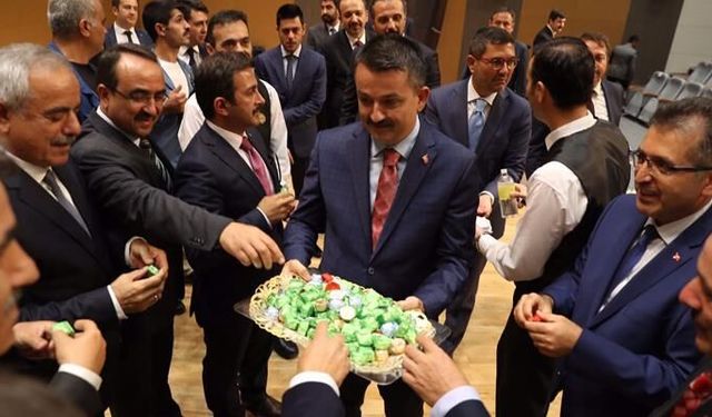 Pakdemirli: Çiftçi yapmamız gerekeni söyleyecektir