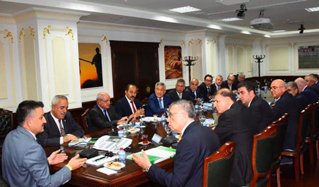 Sütte üreticiyi değil sanayiciyi koruyan destekleme model önerisi!