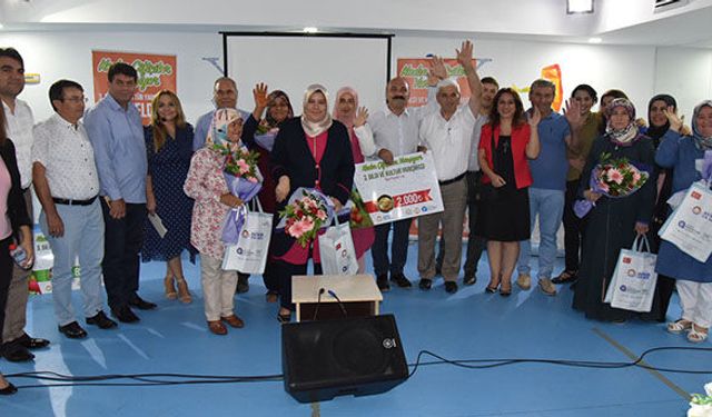 Kadın çiftçiler derece yapmak için yarıştı!