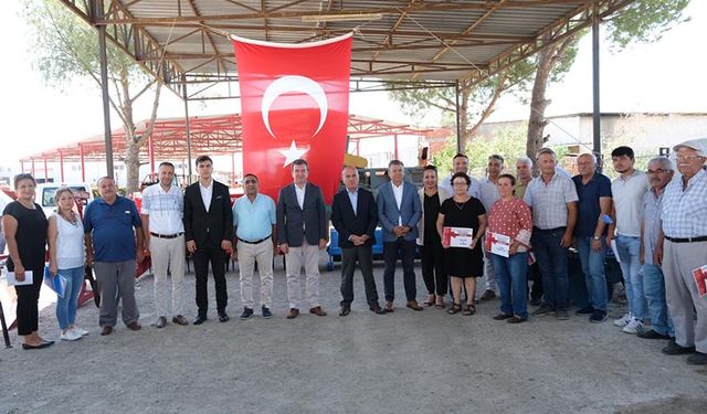 İzmir'de 43 çiftçiye hibe makine ve ekipman desteği!