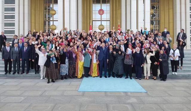 Cumhurbaşkanı Erdoğan'dan erkek çiftçilere esprili gönderme: Kahvehanelerde zar atıyorlar değil mi?