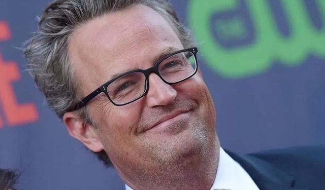 Friends dizisi ile akıllara kazınan Matthew Perry 54 yaşında hayatını kaybetti!