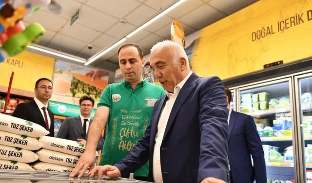 Çiftçiye 'kaynak yok', markete 6,3 milyar nakit! Üreticinin parası zarara gitti