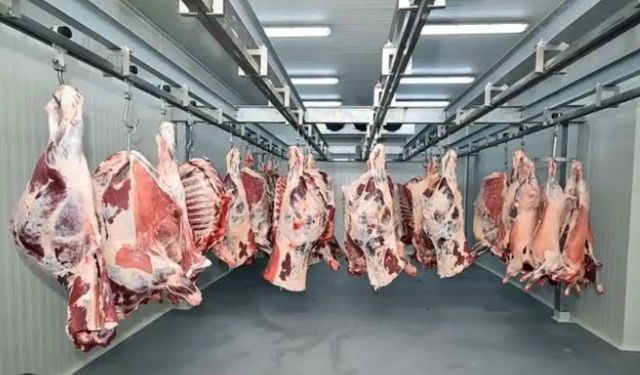 Kırmızı et piyasasında "fiyatlama krizi": Besici kesim fiyatlarındaki düşüşe isyan ediyor!