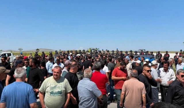 Konya’da çiftçi hububat fiyatları için meydanlarda: "Emeğimizin hakkını istiyoruz"