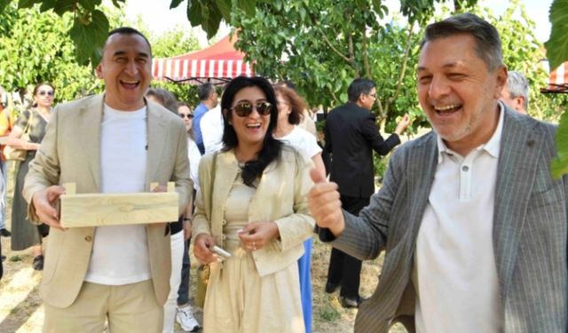 Ankara'da 18 bin meyve ağacının bulunduğu ATA Çiftliği'nde ilk hasat