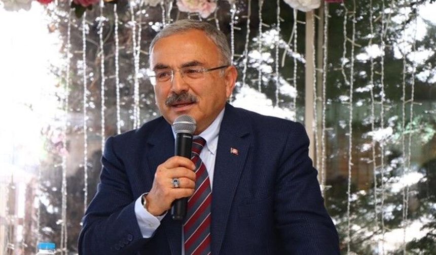 Başarılı çiftçinin resmi belediye binasına asılacak