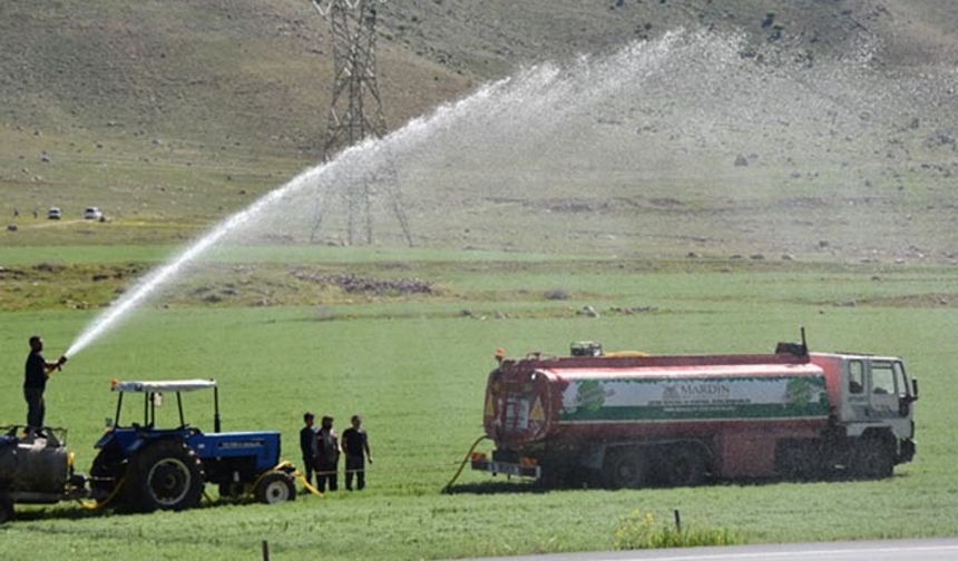 Batman ovasını kuraklık vurdu çiftçi tankerle su taşıyor!