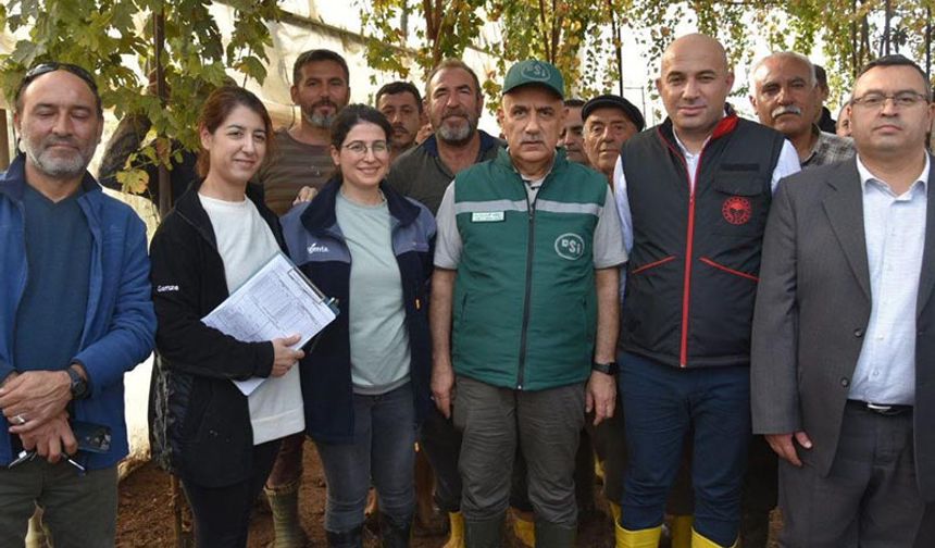 Tarım ve Orman Bakanı Vahit Kirişci Antalya'da sel felaketinden mağdur olan çiftçilerle bir araya geldi!