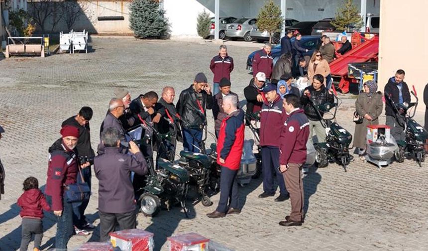 Tarım ve Orman Bakanlığı’ndan üreticiye yüzde 100 hibeli çapa makinesi