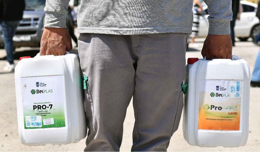 Ankara Büyükşehir’den çiftçilere gübre desteği başladı