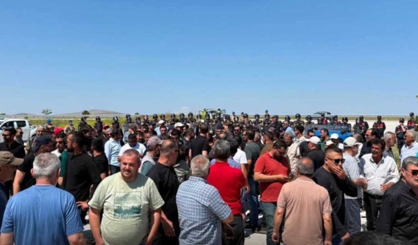 Konya’da çiftçi hububat fiyatları için meydanlarda: "Emeğimizin hakkını istiyoruz"